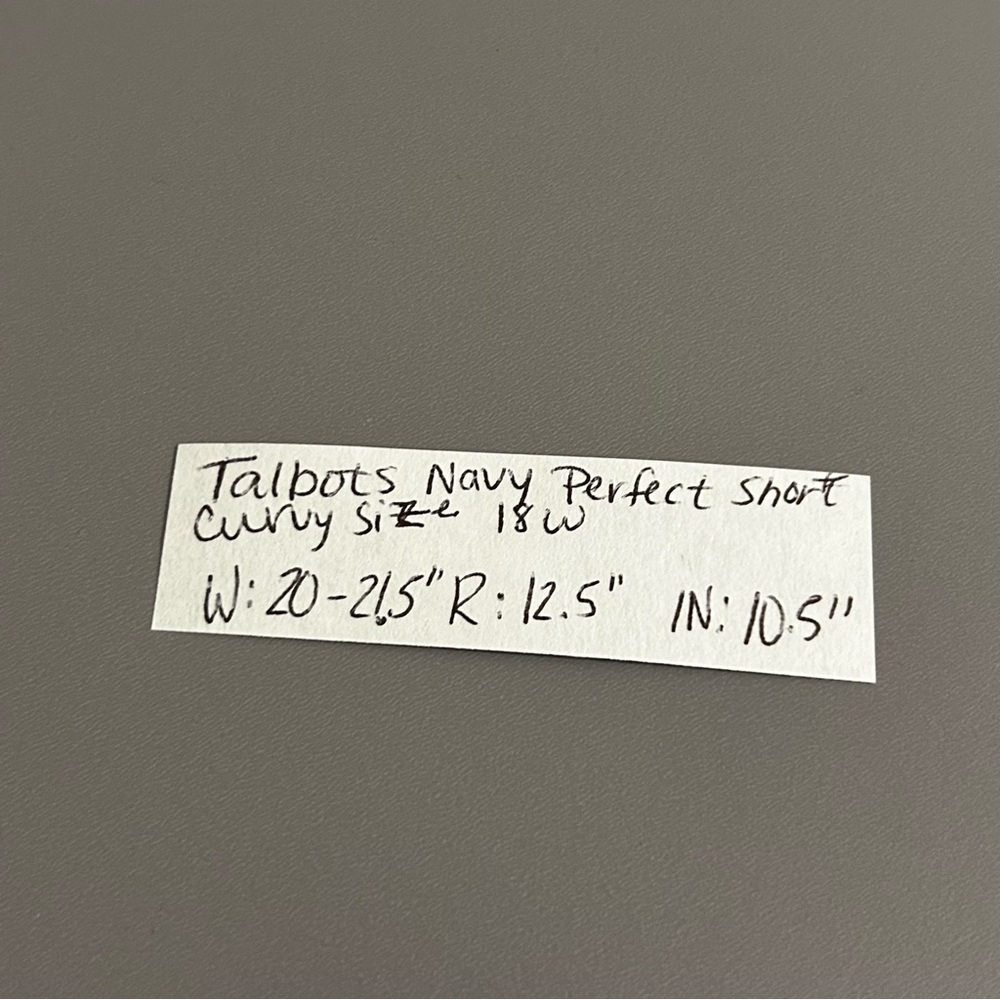 Talbots Women’s Navy Perfect Short Curvy Size 18W Cotton Blend 10.5” Inseam - Picture 8 of 8